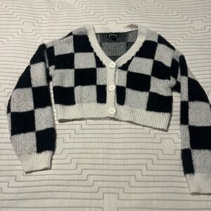 Crop Checkered Black and White Girl’s Sweater- Art Class Size Small